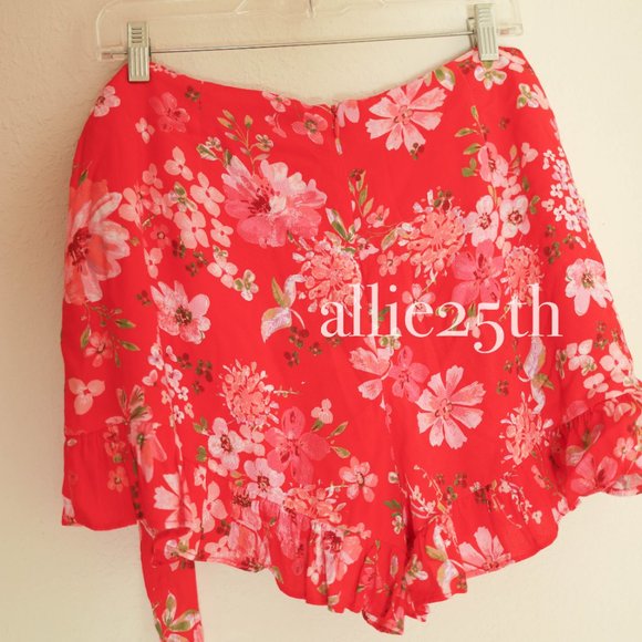 Lulu's Red Floral Faux Wrap Skort Size XL - Picture 5 of 8